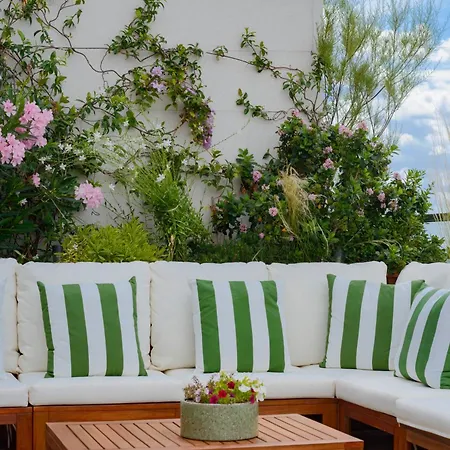 Rooftop Prestige Apartment *